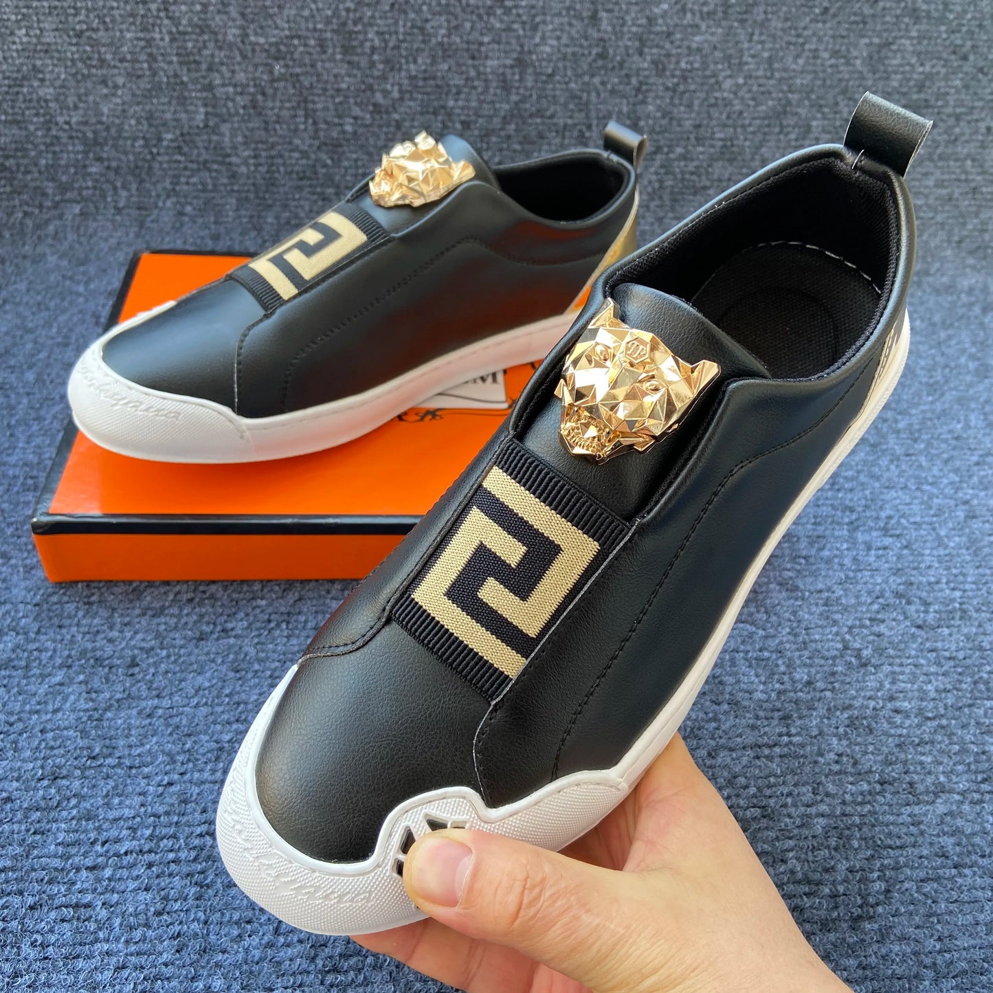 Original shoe brand Lion head casual shoes for man luxury loafers designer shoes casual sneakers for man flats black white