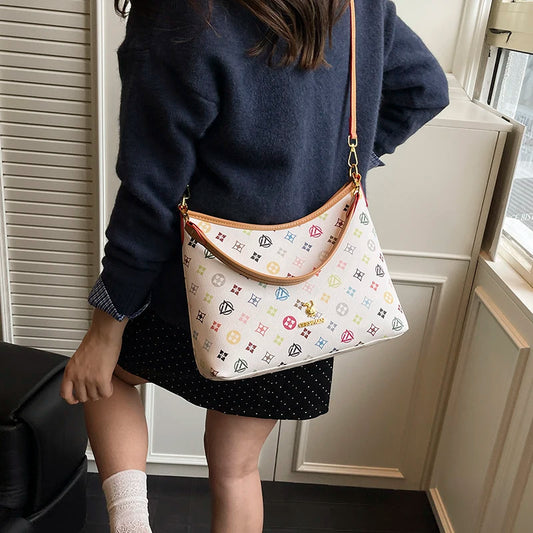 Casual Simple Vintage Crossbody Bag For Women With Stylish Minimalist Solid Color And High-End Leather Luxury Fashion Show