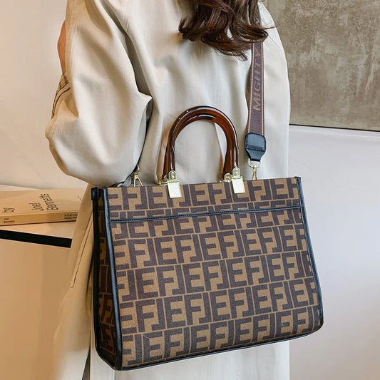 High-End Designer Crossbody Bag For Women Vintage Textured Leather Purse Minimalist Chic Shopper Tote Party Elegant Luxury Style
