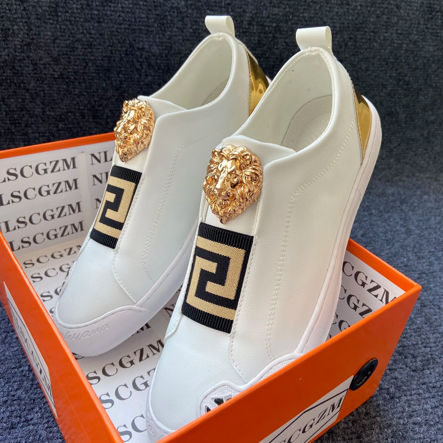 Original shoe brand Lion head casual shoes for man luxury loafers designer shoes casual sneakers for man flats black white